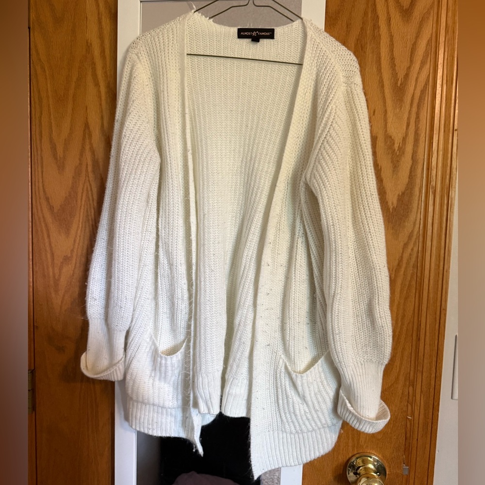 Almost Famous Women's Cream/White Cardigan